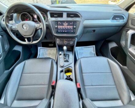 Черный Фольксваген Тигуан, объемом двигателя 2 л и пробегом 35 тыс. км за 14000 $, фото 7 на Automoto.ua