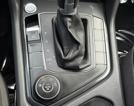 Чорний Фольксваген Тігуан, об'ємом двигуна 2 л та пробігом 34 тис. км за 11300 $, фото 9 на Automoto.ua