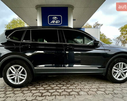 Черный Фольксваген Тигуан, объемом двигателя 1.98 л и пробегом 170 тыс. км за 22499 $, фото 3 на Automoto.ua
