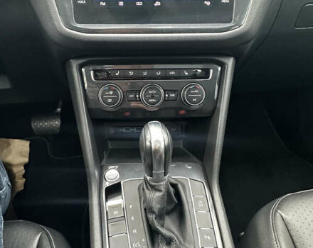 Черный Фольксваген Тигуан, объемом двигателя 2 л и пробегом 43 тыс. км за 19650 $, фото 20 на Automoto.ua