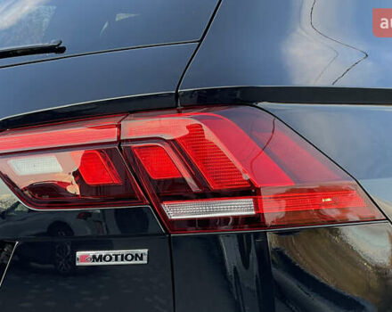 Черный Фольксваген Тигуан, объемом двигателя 2 л и пробегом 170 тыс. км за 18799 $, фото 35 на Automoto.ua