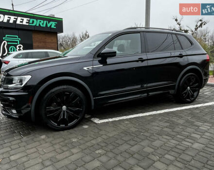 Чорний Фольксваген Тігуан, об'ємом двигуна 1.98 л та пробігом 133 тис. км за 21500 $, фото 3 на Automoto.ua