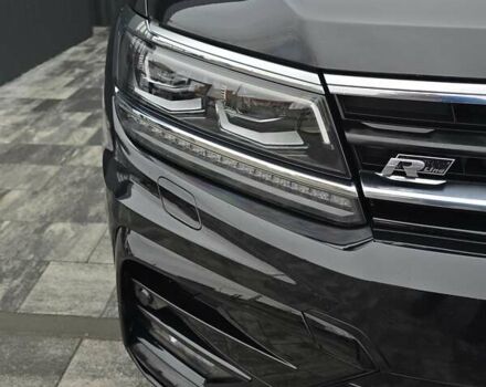 Черный Фольксваген Тигуан, объемом двигателя 2 л и пробегом 199 тыс. км за 31000 $, фото 31 на Automoto.ua