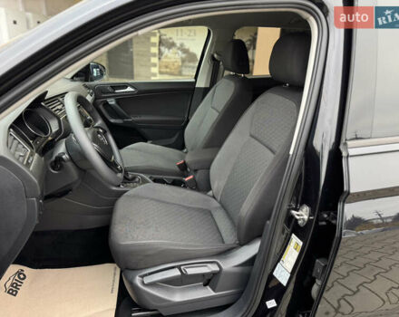 Черный Фольксваген Тигуан, объемом двигателя 2 л и пробегом 232 тыс. км за 14300 $, фото 18 на Automoto.ua