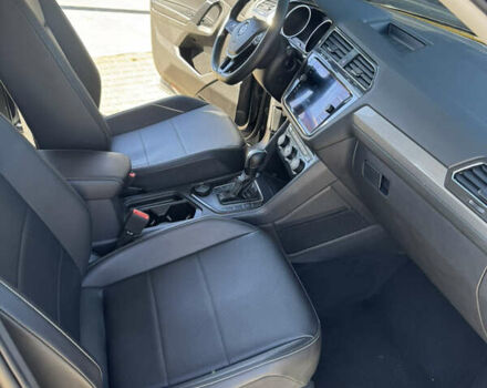 Чорний Фольксваген Тігуан, об'ємом двигуна 1.98 л та пробігом 130 тис. км за 21500 $, фото 9 на Automoto.ua