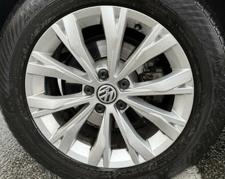 Черный Фольксваген Тигуан, объемом двигателя 1.97 л и пробегом 91 тыс. км за 30000 $, фото 4 на Automoto.ua