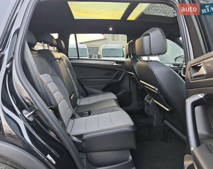 Черный Фольксваген Тигуан, объемом двигателя 2 л и пробегом 177 тыс. км за 32999 $, фото 65 на Automoto.ua