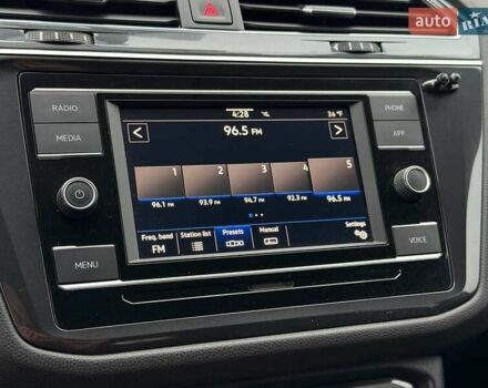 Чорний Фольксваген Тігуан, об'ємом двигуна 2 л та пробігом 129 тис. км за 17500 $, фото 31 на Automoto.ua