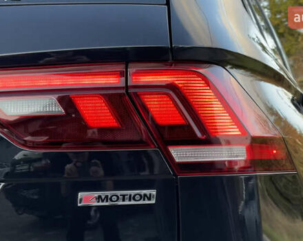 Черный Фольксваген Тигуан, объемом двигателя 2 л и пробегом 170 тыс. км за 18799 $, фото 37 на Automoto.ua