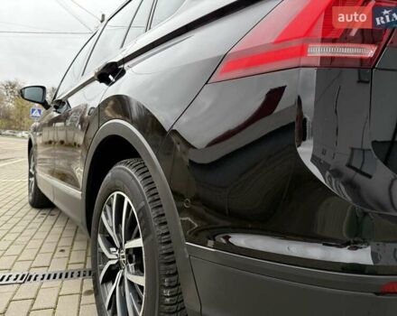 Чорний Фольксваген Тігуан, об'ємом двигуна 2 л та пробігом 228 тис. км за 26900 $, фото 10 на Automoto.ua