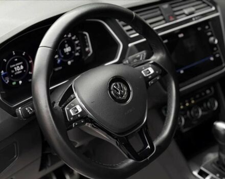 Чорний Фольксваген Тігуан, об'ємом двигуна 2 л та пробігом 134 тис. км за 22000 $, фото 13 на Automoto.ua