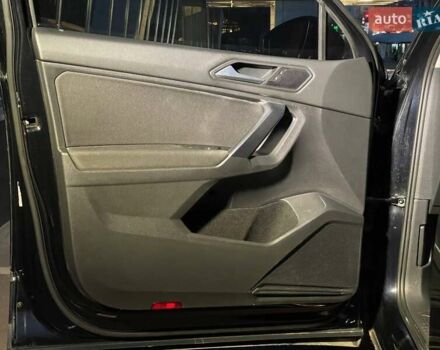 Черный Фольксваген Тигуан, объемом двигателя 2 л и пробегом 107 тыс. км за 19900 $, фото 12 на Automoto.ua