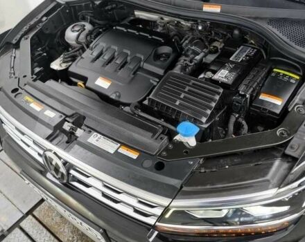 Чорний Фольксваген Тігуан, об'ємом двигуна 2 л та пробігом 51 тис. км за 21000 $, фото 6 на Automoto.ua