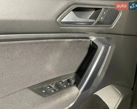 Черный Фольксваген Тигуан, объемом двигателя 2 л и пробегом 107 тыс. км за 19900 $, фото 11 на Automoto.ua