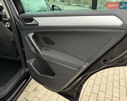 Чорний Фольксваген Тігуан, об'ємом двигуна 2 л та пробігом 228 тис. км за 26900 $, фото 47 на Automoto.ua