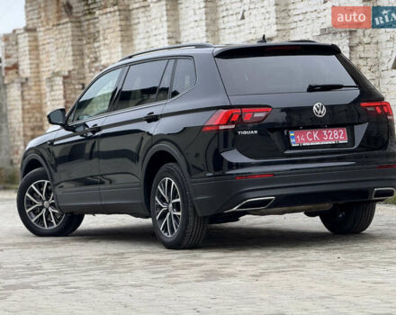 Черный Фольксваген Тигуан, объемом двигателя 1.98 л и пробегом 70 тыс. км за 17400 $, фото 19 на Automoto.ua