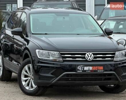 Чорний Фольксваген Тігуан, об'ємом двигуна 2 л та пробігом 129 тис. км за 17500 $, фото 5 на Automoto.ua