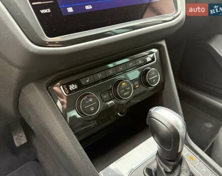 Чорний Фольксваген Тігуан, об'ємом двигуна 2 л та пробігом 228 тис. км за 26900 $, фото 30 на Automoto.ua