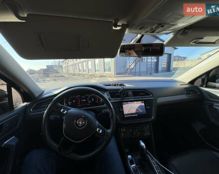 Черный Фольксваген Тигуан, объемом двигателя 2 л и пробегом 160 тыс. км за 21000 $, фото 8 на Automoto.ua