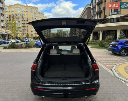 Черный Фольксваген Тигуан, объемом двигателя 2 л и пробегом 93 тыс. км за 23000 $, фото 19 на Automoto.ua