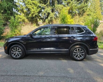 Черный Фольксваген Тигуан, объемом двигателя 2 л и пробегом 42 тыс. км за 17200 $, фото 2 на Automoto.ua