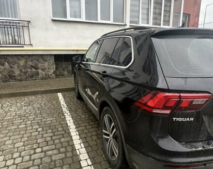 Черный Фольксваген Тигуан, объемом двигателя 1.97 л и пробегом 208 тыс. км за 27500 $, фото 2 на Automoto.ua