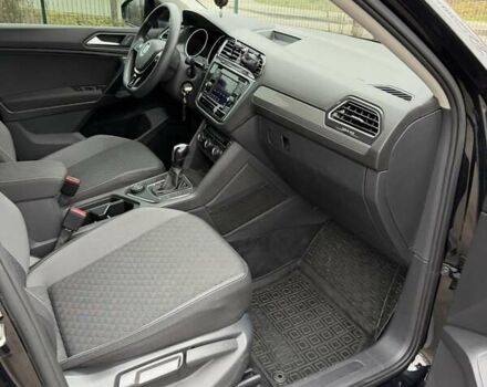 Черный Фольксваген Тигуан, объемом двигателя 2 л и пробегом 55 тыс. км за 21400 $, фото 11 на Automoto.ua