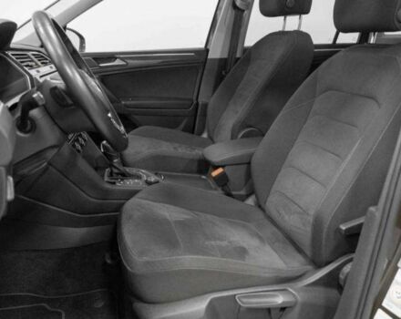 Чорний Фольксваген Тігуан, об'ємом двигуна 0 л та пробігом 82 тис. км за 13600 $, фото 6 на Automoto.ua