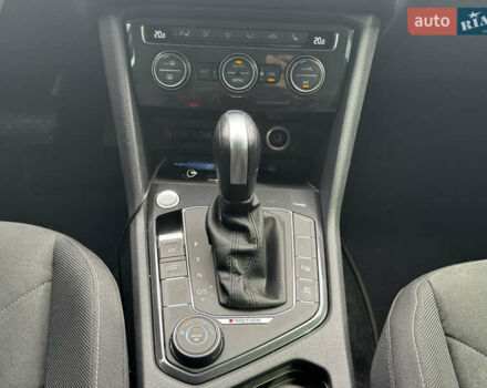 Чорний Фольксваген Тігуан, об'ємом двигуна 1.97 л та пробігом 115 тис. км за 31000 $, фото 9 на Automoto.ua