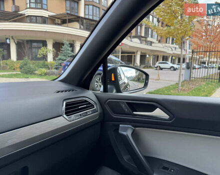 Черный Фольксваген Тигуан, объемом двигателя 2 л и пробегом 93 тыс. км за 23000 $, фото 18 на Automoto.ua