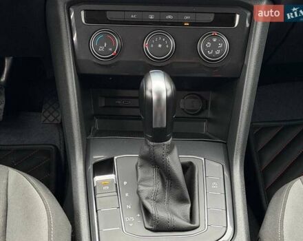 Чорний Фольксваген Тігуан, об'ємом двигуна 2 л та пробігом 129 тис. км за 17500 $, фото 34 на Automoto.ua