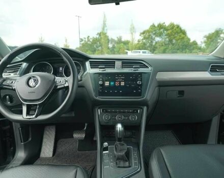 Чорний Фольксваген Тігуан, об'ємом двигуна 2 л та пробігом 47 тис. км за 9500 $, фото 9 на Automoto.ua