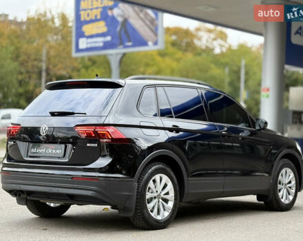 Черный Фольксваген Тигуан, объемом двигателя 1.97 л и пробегом 61 тыс. км за 26999 $, фото 3 на Automoto.ua