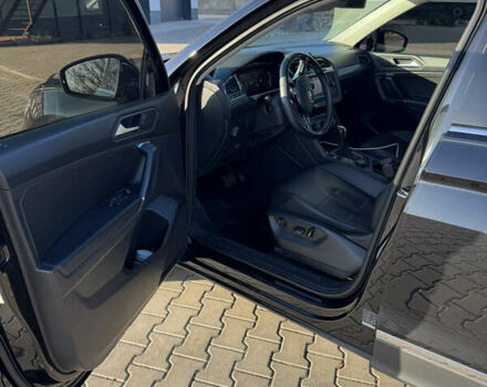 Черный Фольксваген Тигуан, объемом двигателя 2 л и пробегом 160 тыс. км за 21000 $, фото 7 на Automoto.ua