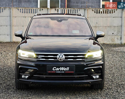 Черный Фольксваген Тигуан, объемом двигателя 2 л и пробегом 177 тыс. км за 32999 $, фото 1 на Automoto.ua