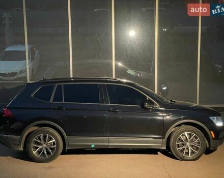 Черный Фольксваген Тигуан, объемом двигателя 2 л и пробегом 107 тыс. км за 19900 $, фото 6 на Automoto.ua