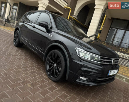Черный Фольксваген Тигуан, объемом двигателя 2 л и пробегом 93 тыс. км за 23000 $, фото 10 на Automoto.ua