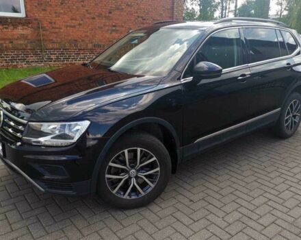 Черный Фольксваген Тигуан, объемом двигателя 2 л и пробегом 46 тыс. км за 17790 $, фото 1 на Automoto.ua