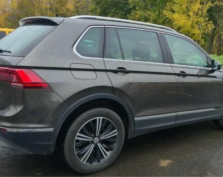 Чорний Фольксваген Тігуан, об'ємом двигуна 0 л та пробігом 82 тис. км за 13600 $, фото 5 на Automoto.ua