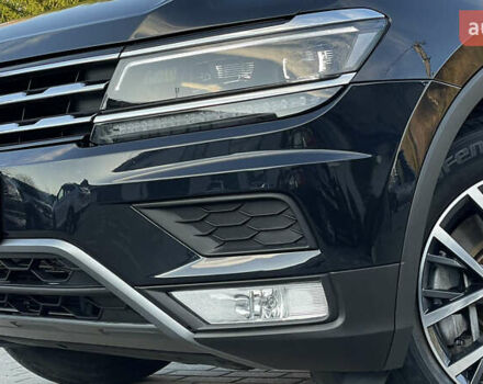 Черный Фольксваген Тигуан, объемом двигателя 2 л и пробегом 170 тыс. км за 18799 $, фото 12 на Automoto.ua