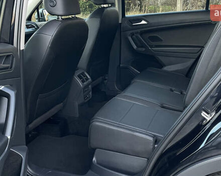 Черный Фольксваген Тигуан, объемом двигателя 2 л и пробегом 170 тыс. км за 18799 $, фото 64 на Automoto.ua