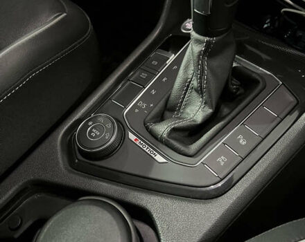 Черный Фольксваген Тигуан, объемом двигателя 1.98 л и пробегом 65 тыс. км за 41500 $, фото 32 на Automoto.ua