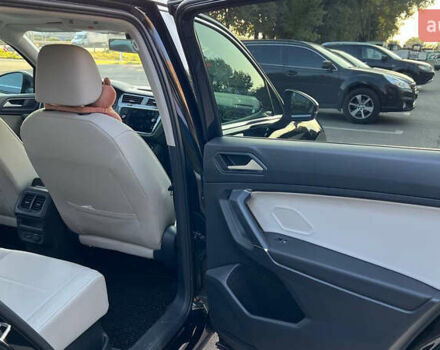 Чорний Фольксваген Тігуан, об'ємом двигуна 1.98 л та пробігом 41 тис. км за 22500 $, фото 13 на Automoto.ua