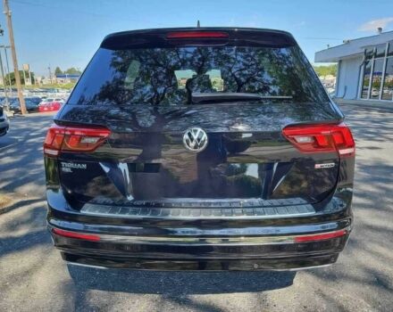 Черный Фольксваген Тигуан, объемом двигателя 2 л и пробегом 30 тыс. км за 19200 $, фото 5 на Automoto.ua