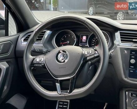 Черный Фольксваген Тигуан, объемом двигателя 2 л и пробегом 53 тыс. км за 24590 $, фото 30 на Automoto.ua