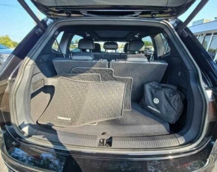 Черный Фольксваген Тигуан, объемом двигателя 2 л и пробегом 45 тыс. км за 11000 $, фото 17 на Automoto.ua