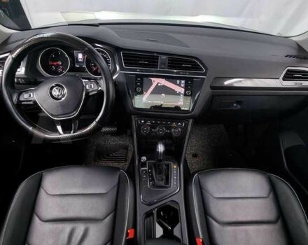 Чорний Фольксваген Тігуан, об'ємом двигуна 2 л та пробігом 51 тис. км за 21000 $, фото 8 на Automoto.ua