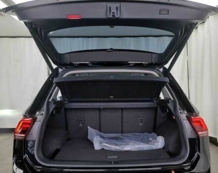 Чорний Фольксваген Тігуан, об'ємом двигуна 2 л та пробігом 51 тис. км за 21000 $, фото 4 на Automoto.ua