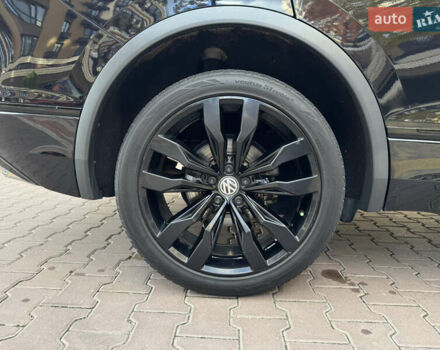 Черный Фольксваген Тигуан, объемом двигателя 2 л и пробегом 93 тыс. км за 23000 $, фото 42 на Automoto.ua
