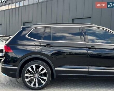 Черный Фольксваген Тигуан, объемом двигателя 2 л и пробегом 53 тыс. км за 24590 $, фото 5 на Automoto.ua